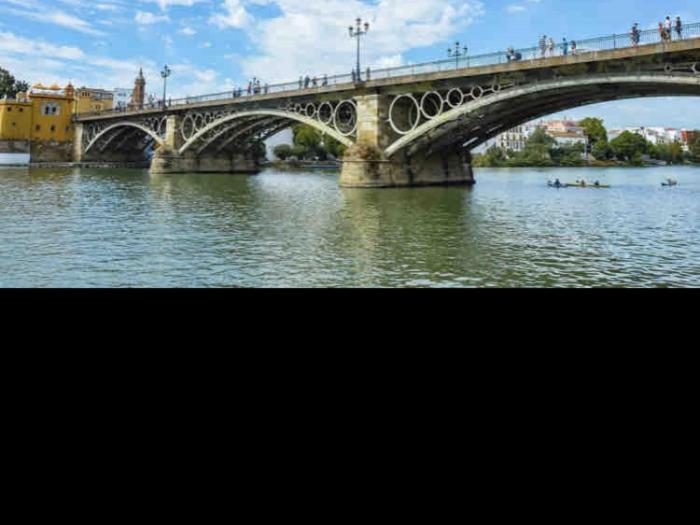 Junto A La Calle Betis: El Corazon De Triana Sevilla Eksteriør bilde